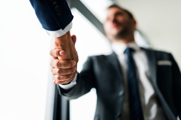gmbh ug kaufen Firmenmantel Boss Crefo Index darlehen finanzierung